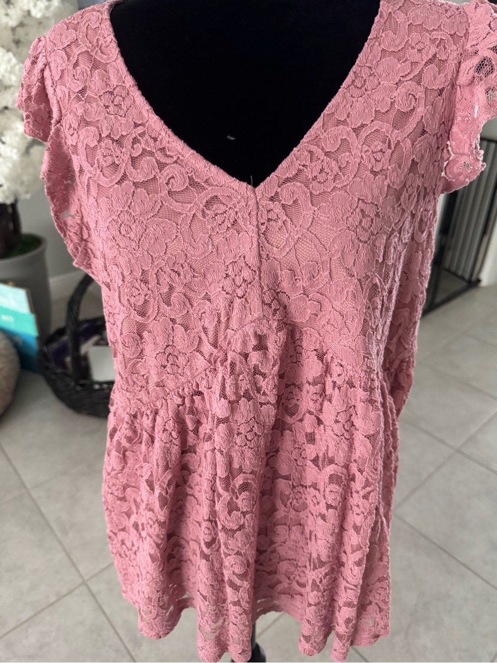 torrid Dusty Rose Lace Peplum Top